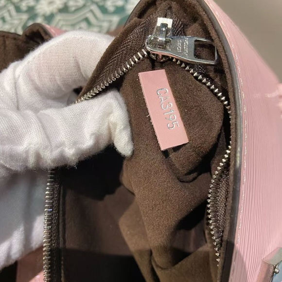 N16 Slightly Used Louis Vuitton Cluny bb Pink EPI Leather Handbags Small - Picture 10 of 10